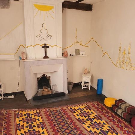 Gite De La Porte Saint Jacques: A Hostel For Pilgrims 外观 照片